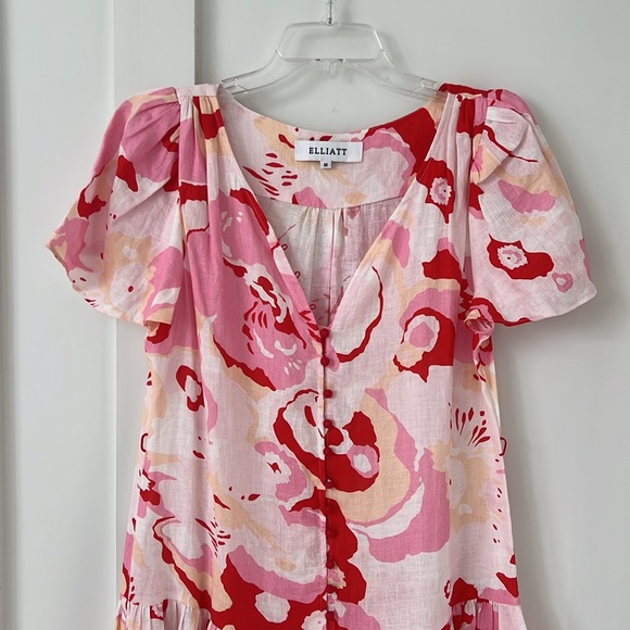 Elliatt Red Pink Floral Dress Size M - Picture 3 of 9